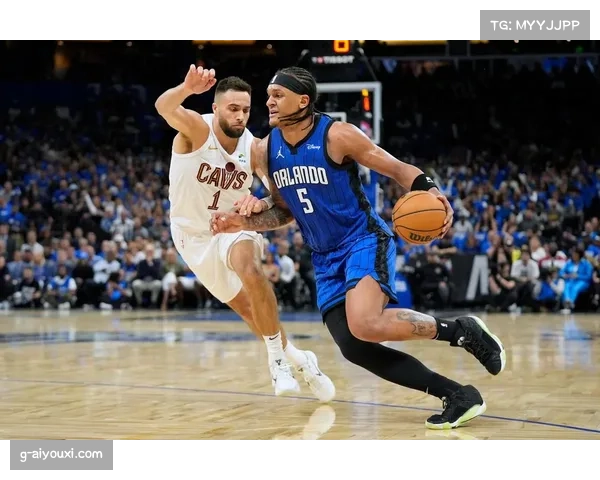 魔术前锋班凯罗场均22.1分6.9篮板，持球进攻技巧持续精进